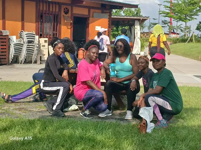 Les sportives réunies sur la pelouse